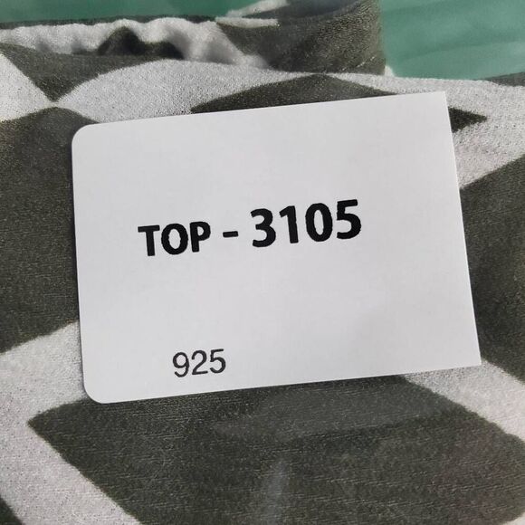 Christopher & Banks Women’s Green White Geometric Sleeveless Blouse Large - Picture 8 of 8